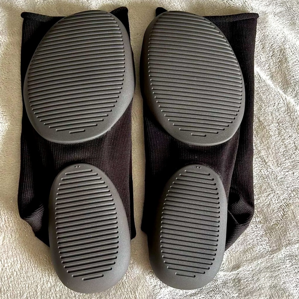 🔥🧦 Yeezy Pod YZY PODS Size 1 US 6-8.5 🔥🧦